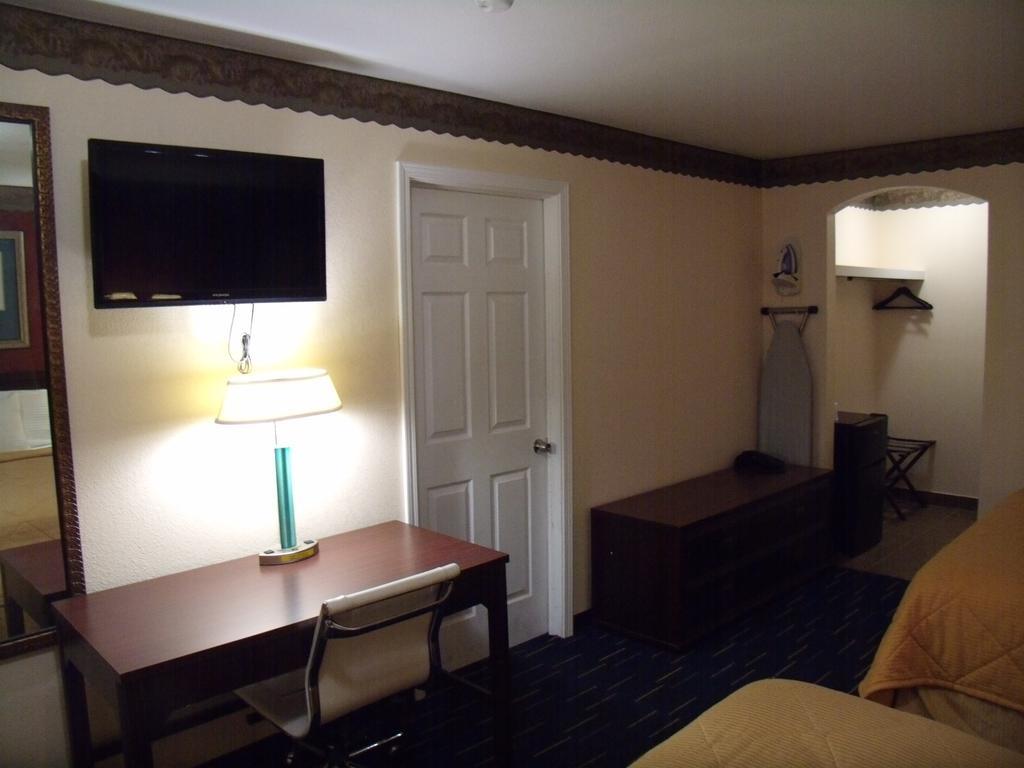 Country Inn Sterling 외부 사진