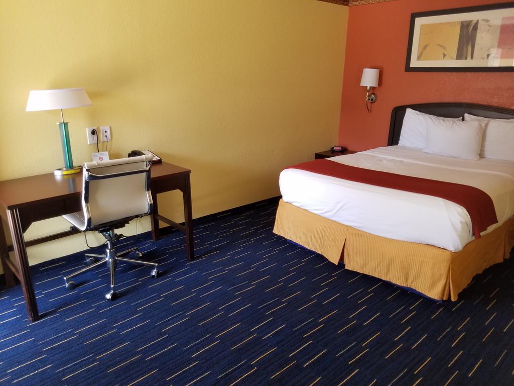 Country Inn Sterling 외부 사진