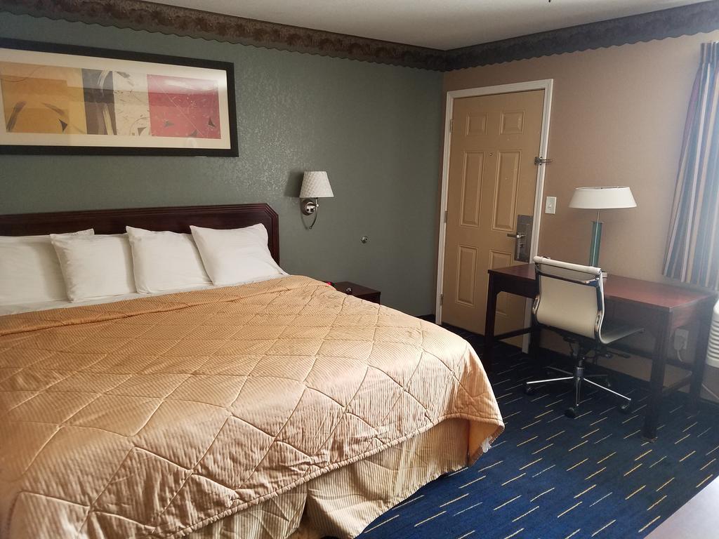 Country Inn Sterling 외부 사진