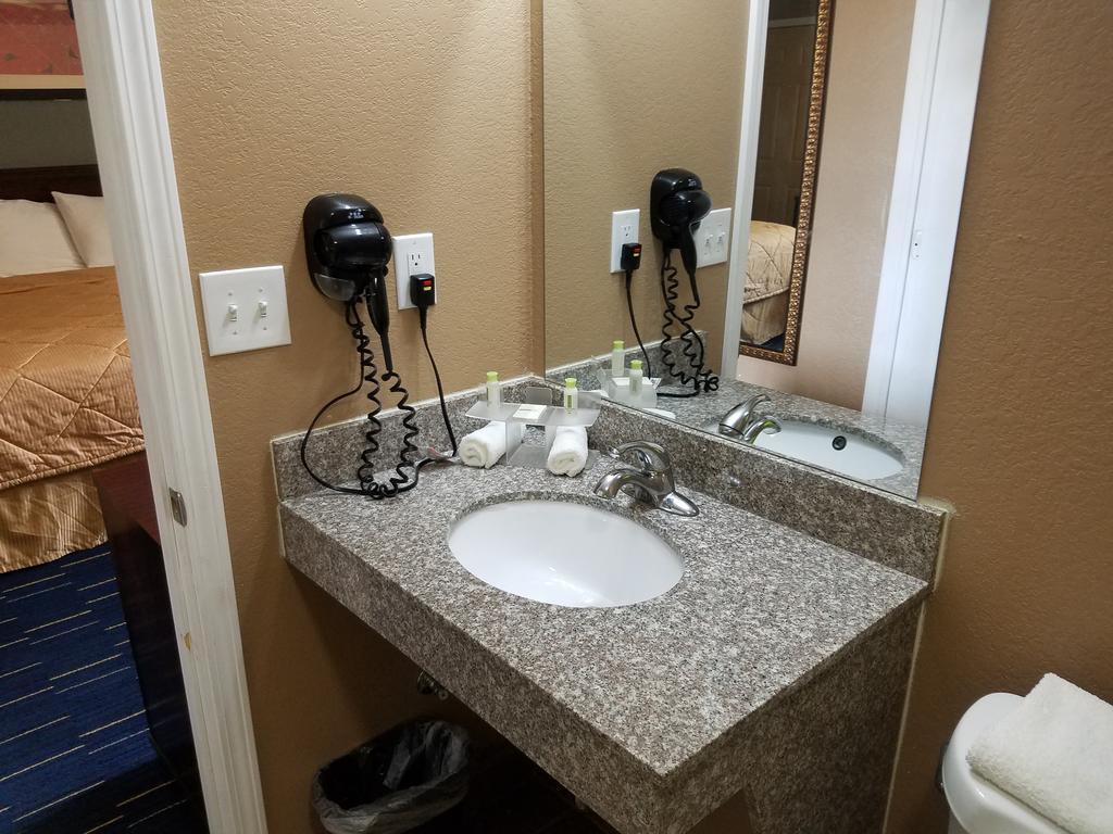 Country Inn Sterling 외부 사진